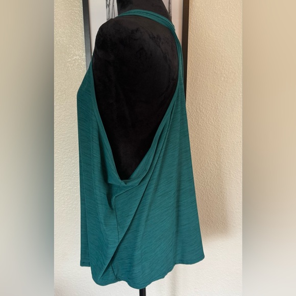Old Navy Women’s Green Active Tank Top Racerback Breathe On GO-DRY Shirt Size 3X - Picture 3 of 4